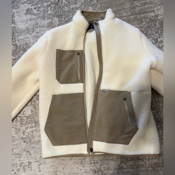 FIGS Medium Sherpa Jacket - Picture 2 of 5